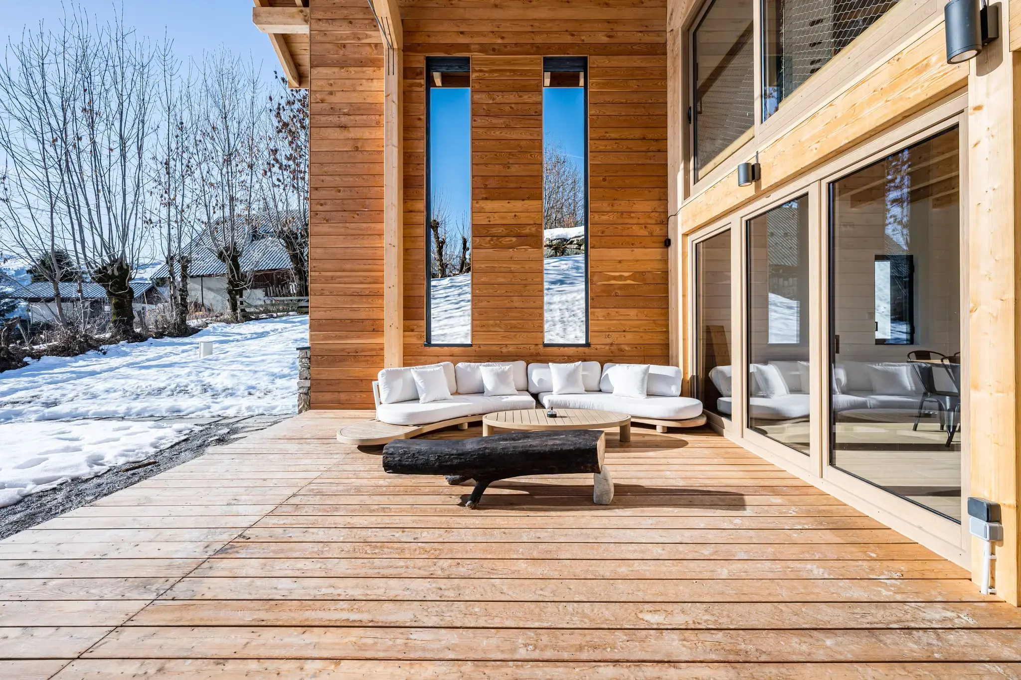 Terrasse panoramique du Black Arves Luxury Lodge à La Toussuire